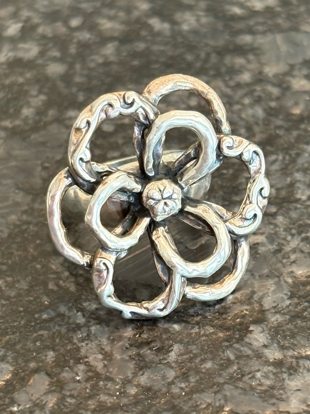 Silpada 925 Sterling Silver Large Flower Power Ring Size 7 R2784